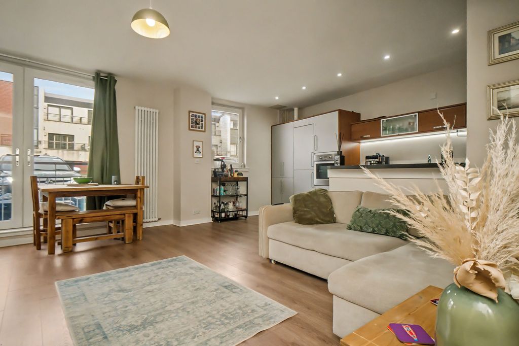 Property photo 3 of 8 Property Image 3