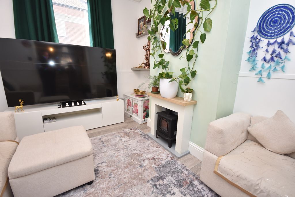 Property photo 2 of 14