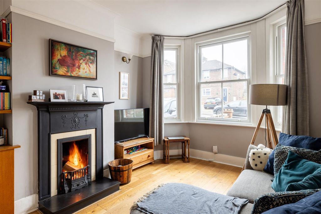 Property photo 2 of 21