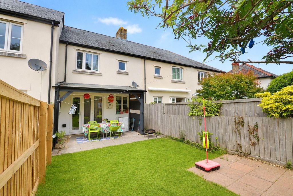 Property photo 2 of 11 2 - Picture No. 05