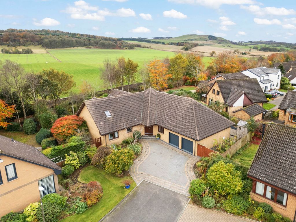 Property photo 1 of 31