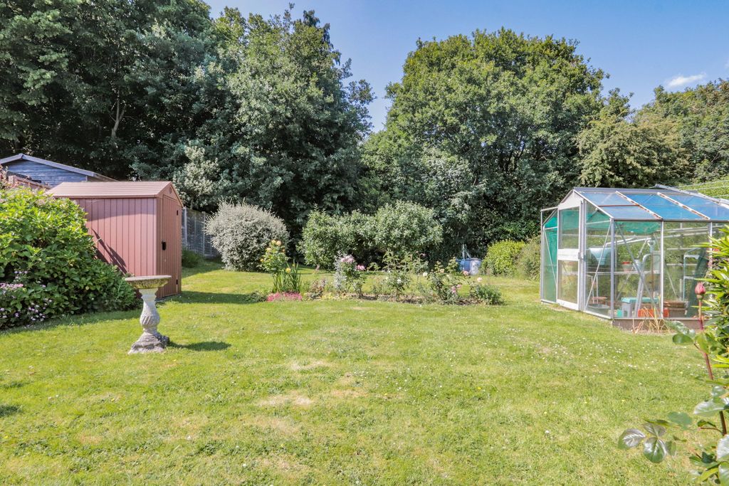 Property photo 2 of 11