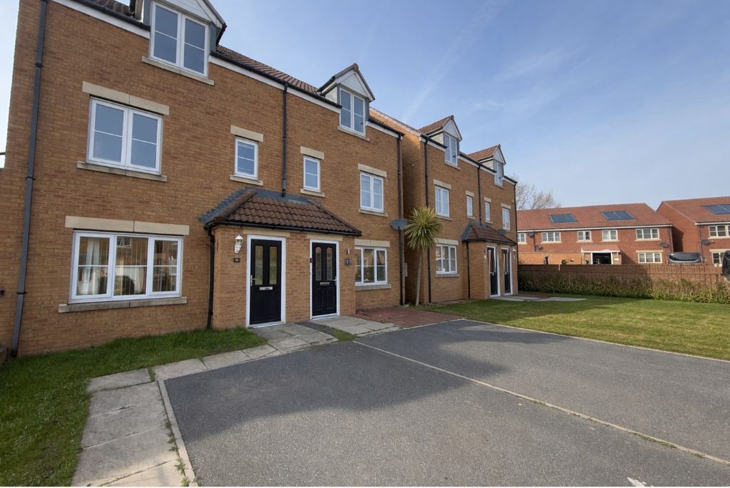 Property photo 1 of 15 Photo 8