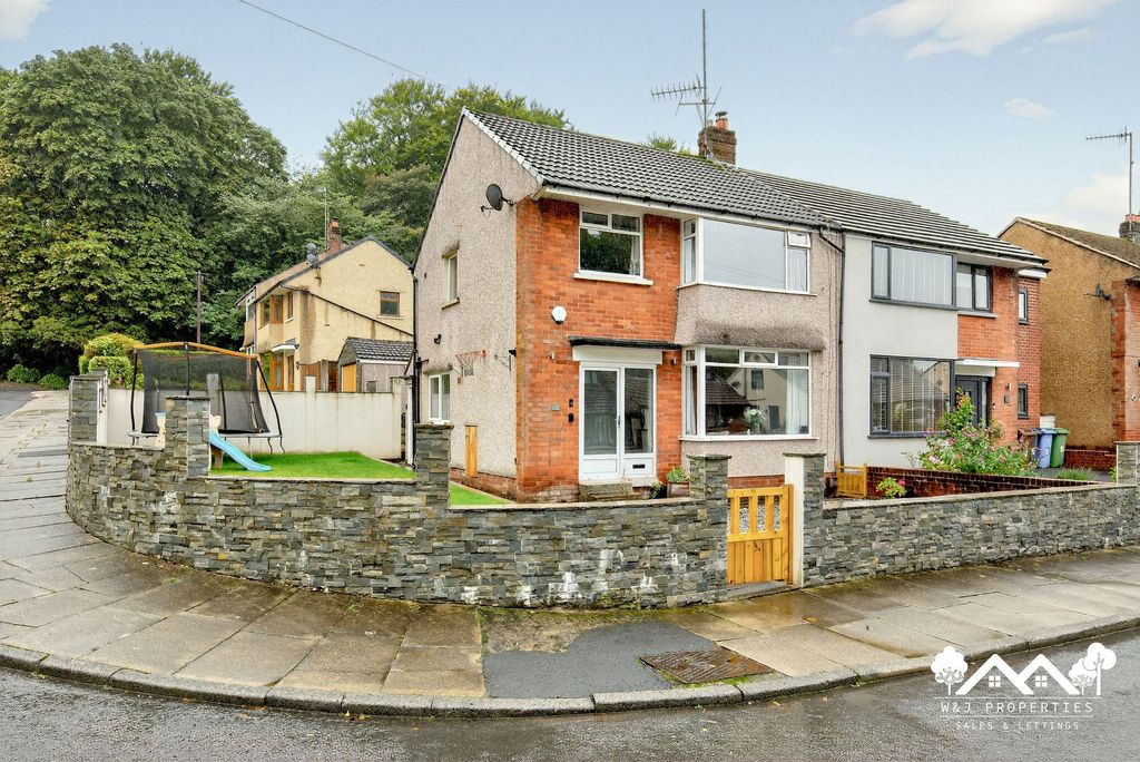 Property photo 1 of 28