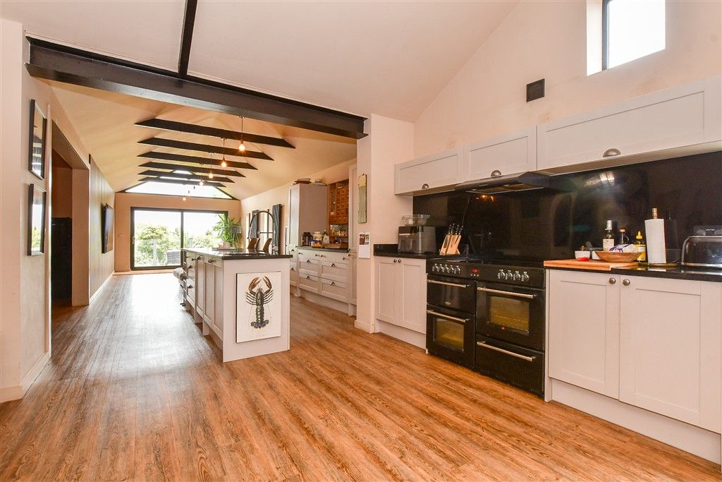 Property photo 3 of 15 Kitchen