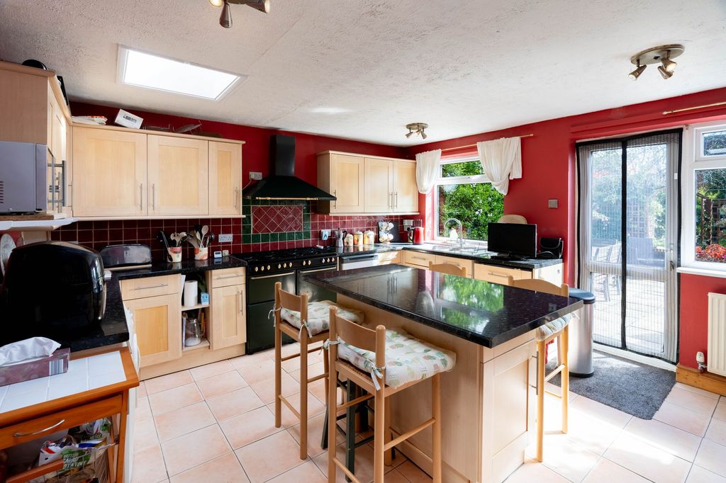 Property photo 3 of 16
