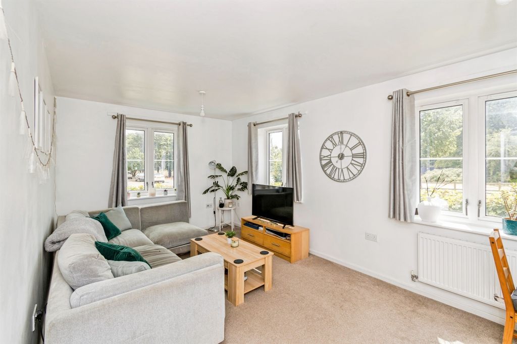 Property photo 3 of 11