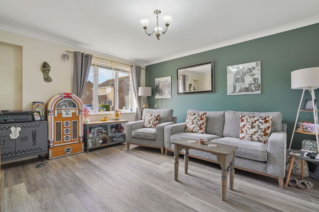 Property photo 3 of 16