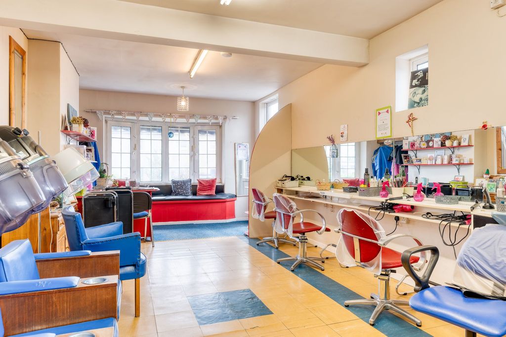 Property photo 3 of 23