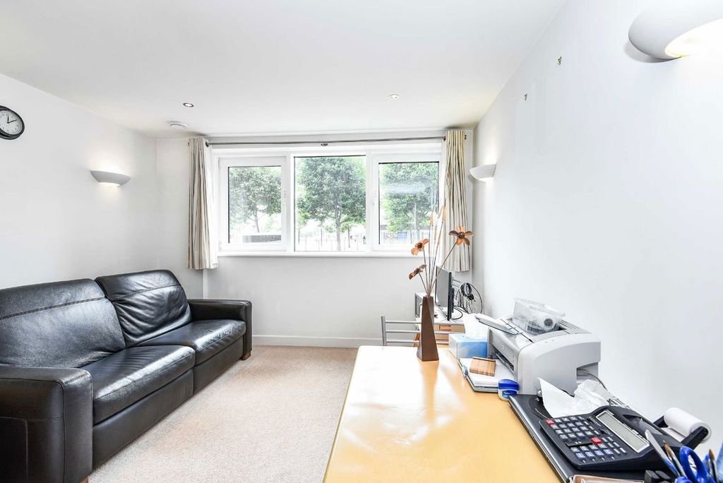 Property photo 2 of 7