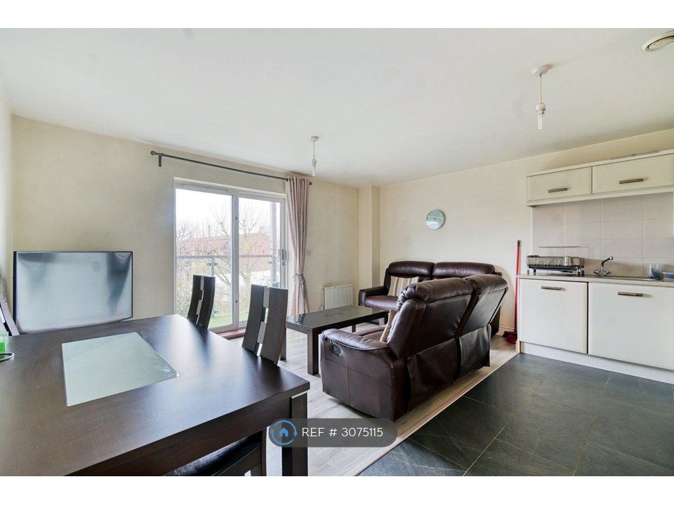 Property photo 3 of 17 Modern Open Plan Living Room