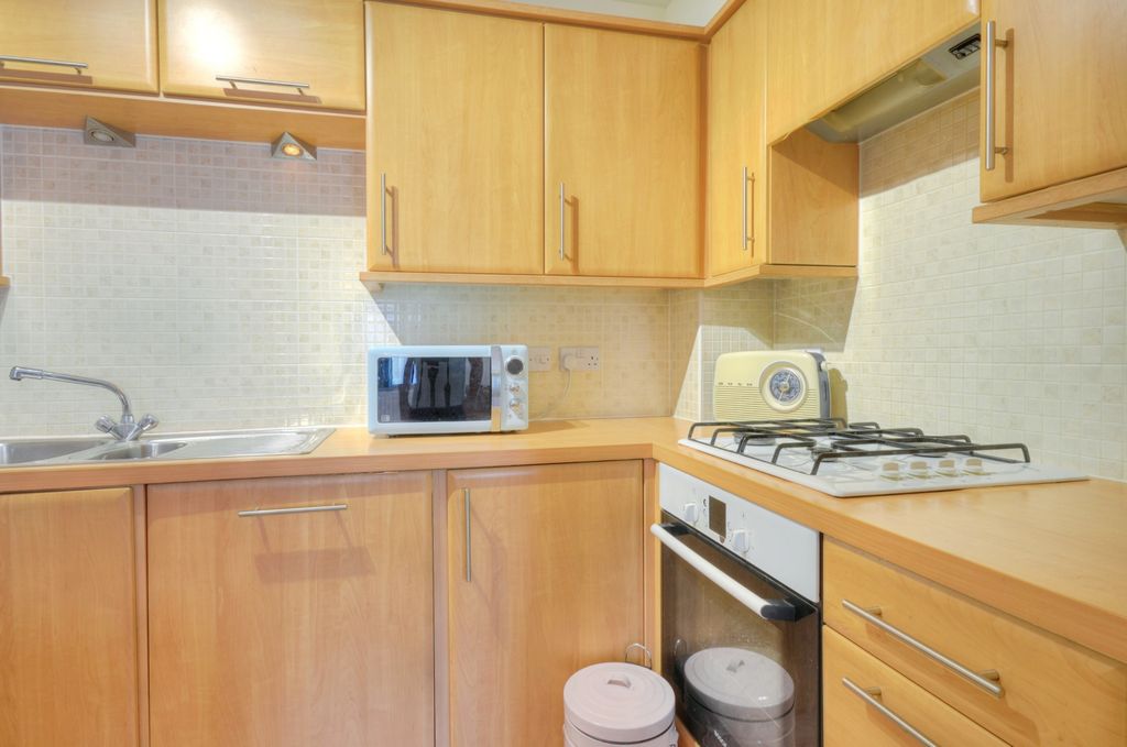 Property photo 3 of 6 Kitchen