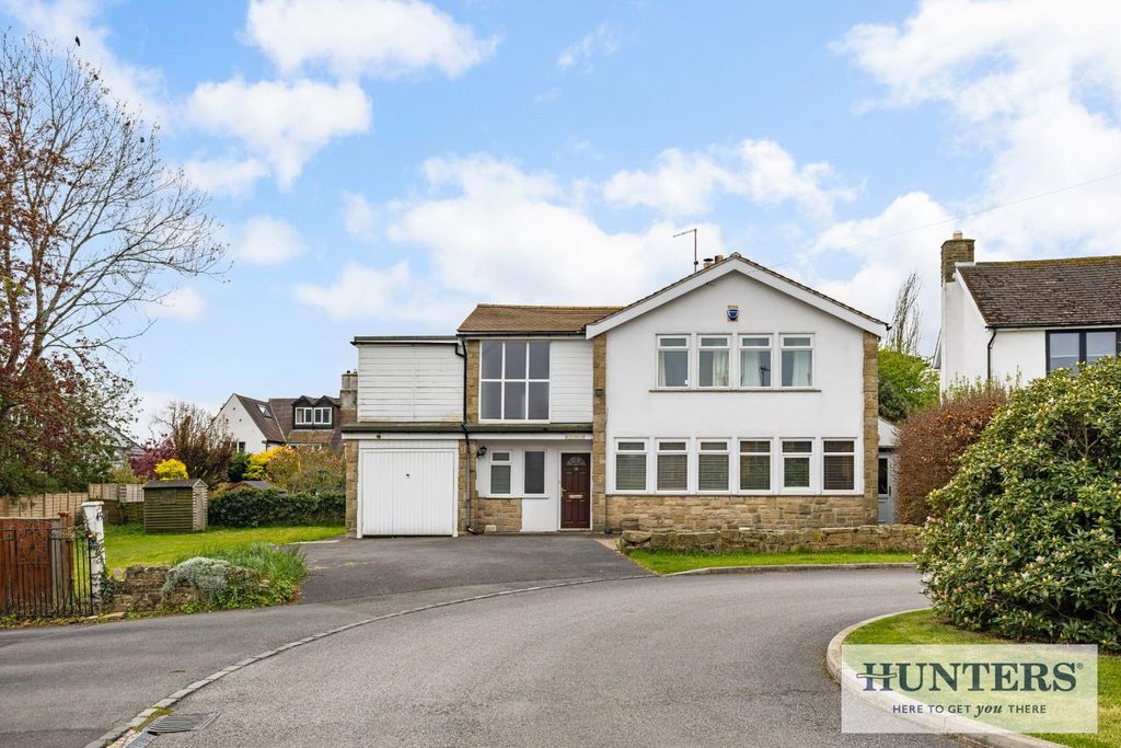 Property photo 1 of 32 107049_Little Orchard 14 Southway Manor Park Burle