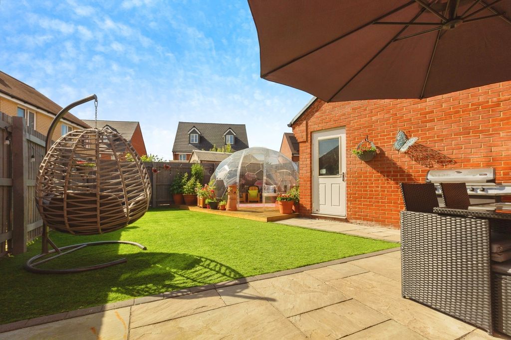 Property photo 2 of 19 Photo
