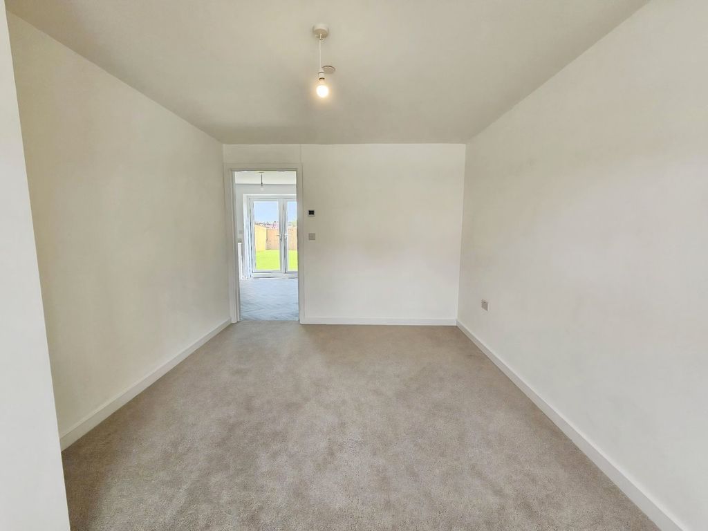 Property photo 3 of 23 Picture No. 19