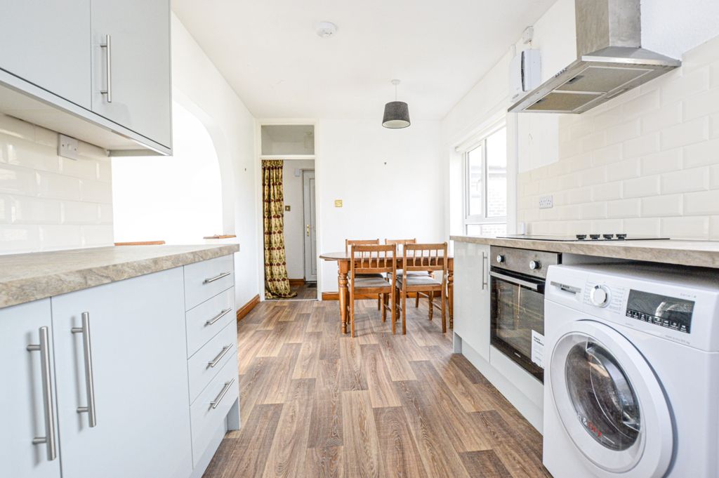 Property photo 3 of 10 7-Dsc_1415