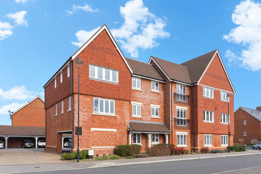 Property photo 1 of 12