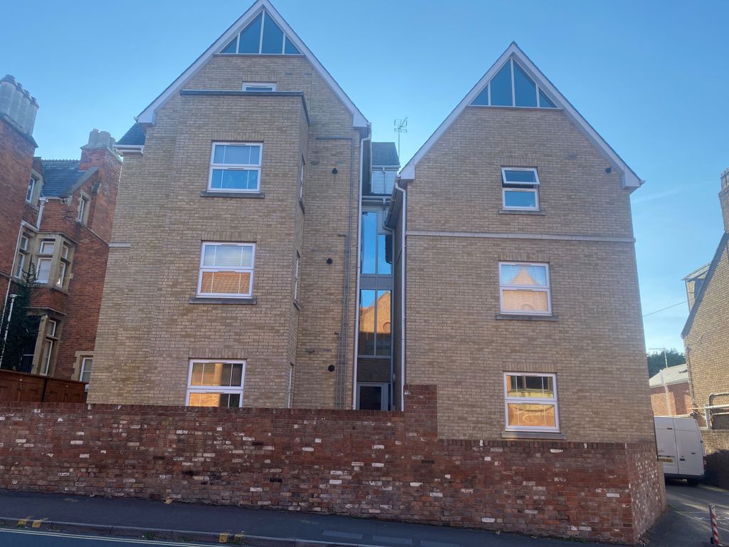 Property photo 1 of 8 Exterior