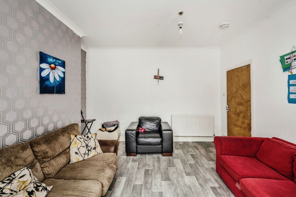 Property photo 3 of 17 Photography