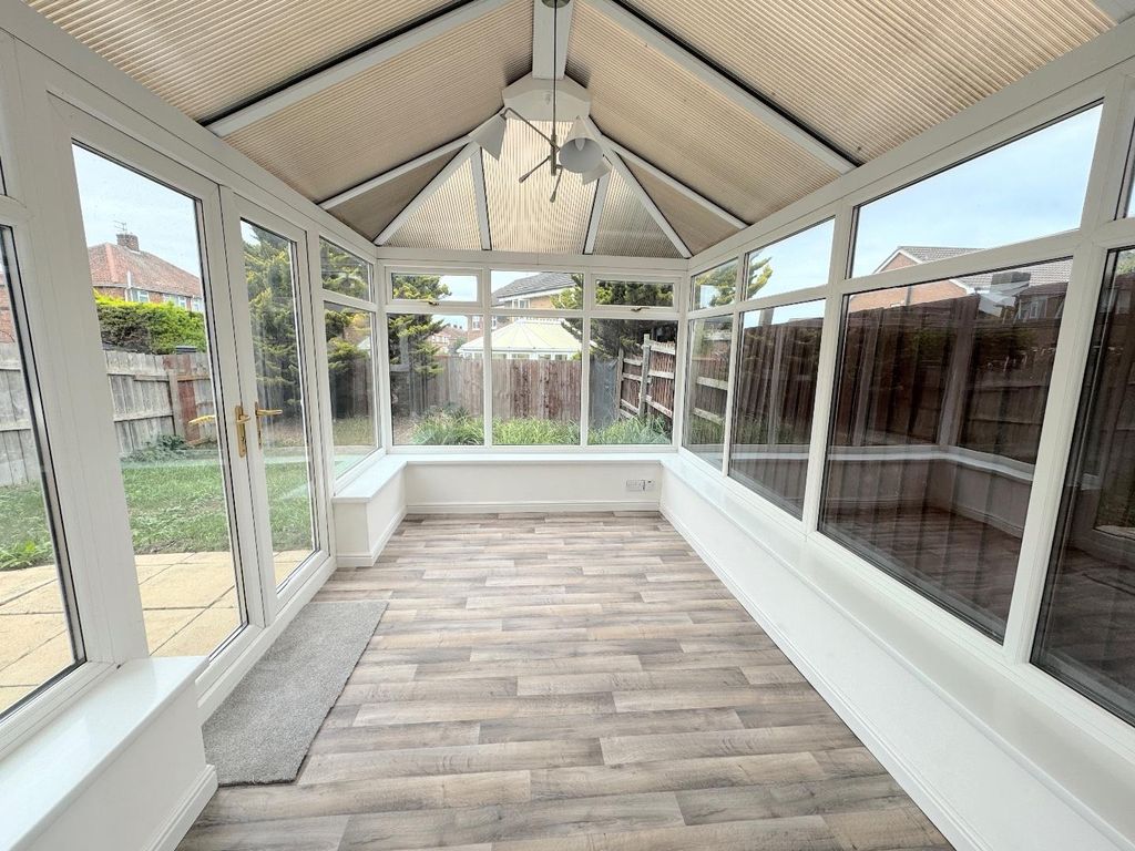 Property photo 3 of 13 Conservatory