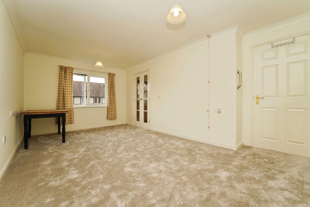 Property photo 2 of 23