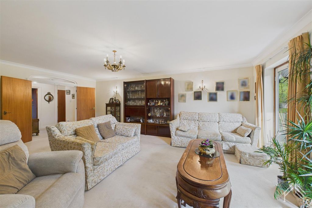 Property photo 3 of 11 Cam02700G0-Pr0414-Still011.Jpg