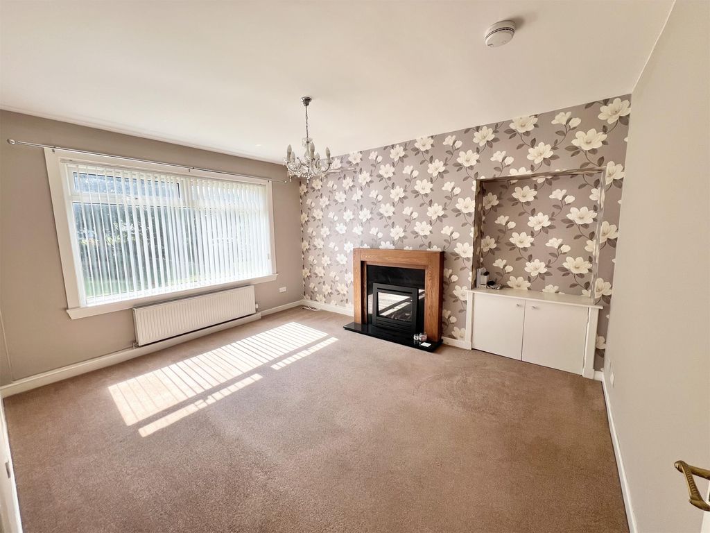 Property photo 2 of 25