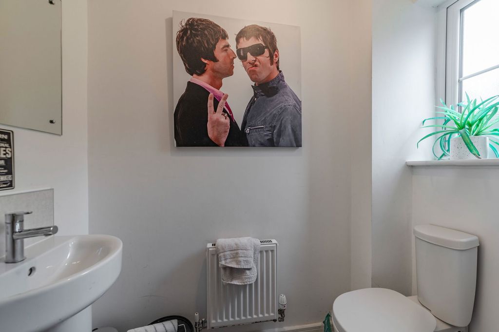 Property photo 3 of 17