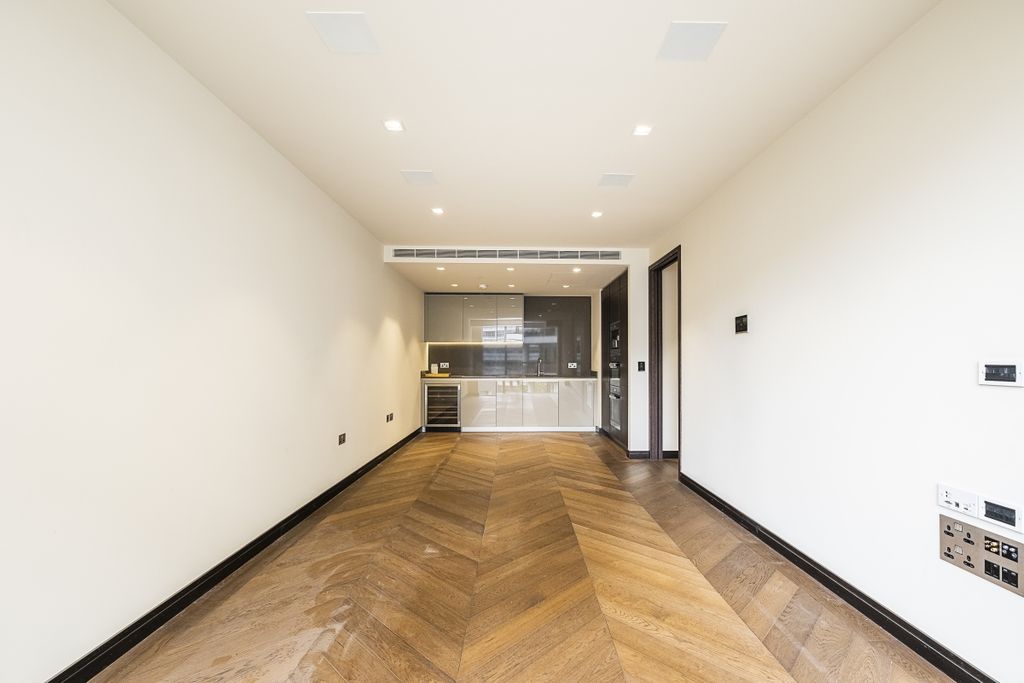 Property photo 3 of 16 Balmoral-House-009