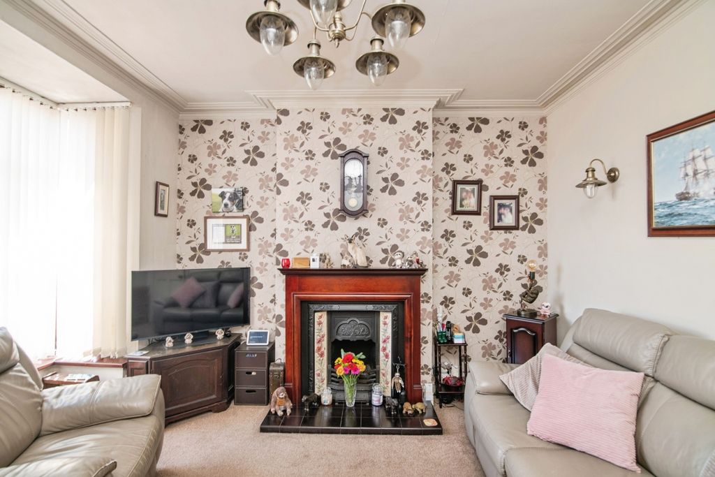 Property photo 2 of 18 Pbox-Img.Jpg