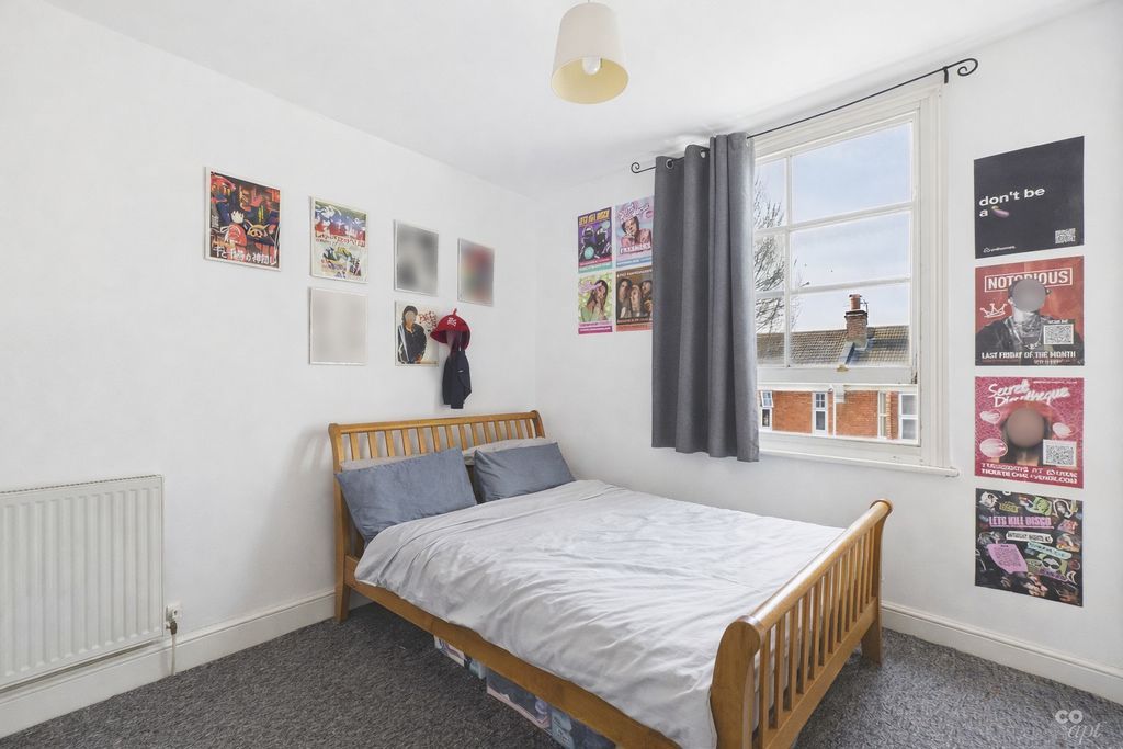 Property photo 3 of 13 Photo 9