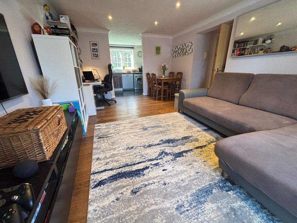 Property photo 2 of 6 Photo 4