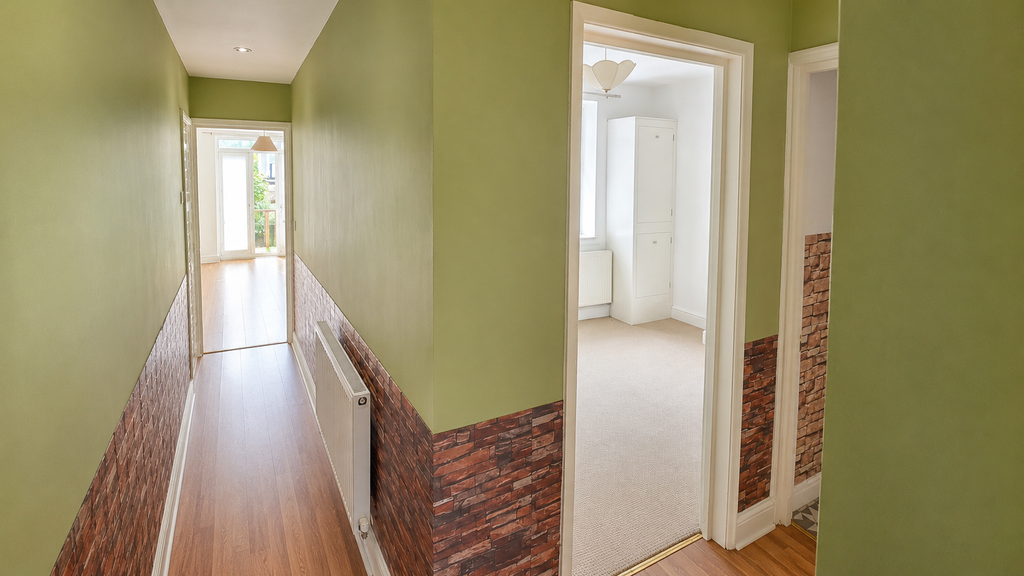 Property photo 2 of 14 Main Corridor