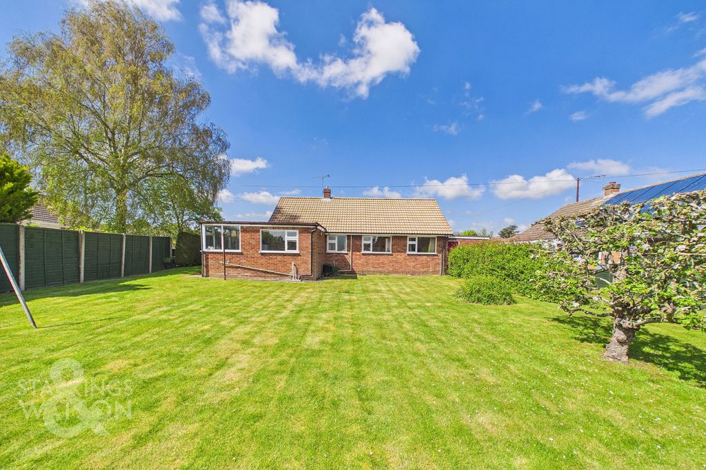 Property photo 2 of 28
