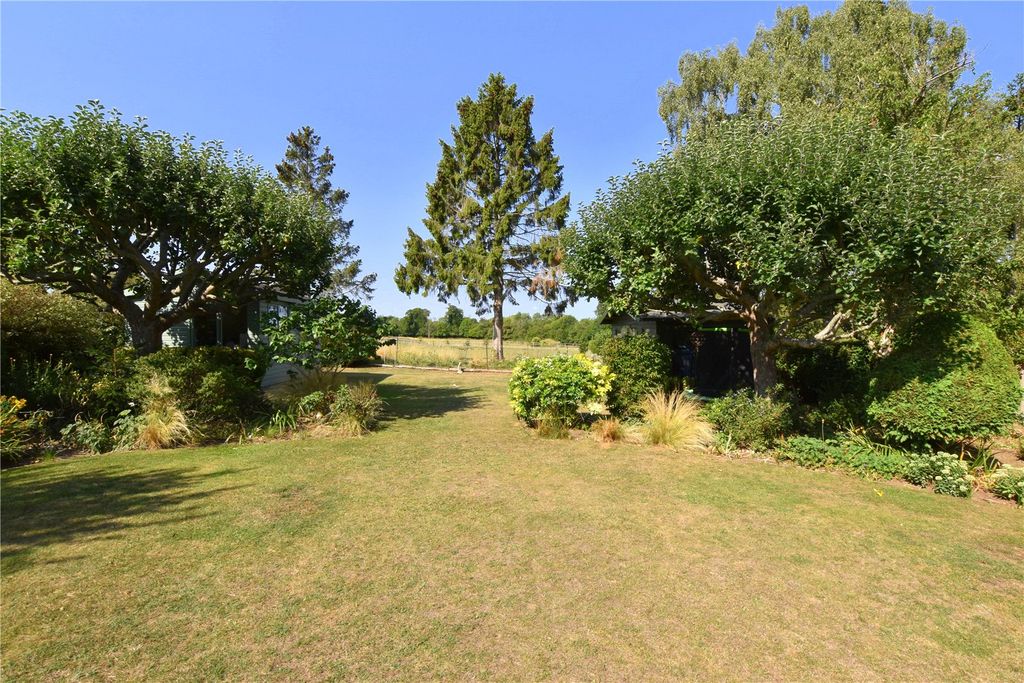 Property photo 2 of 26 Garden