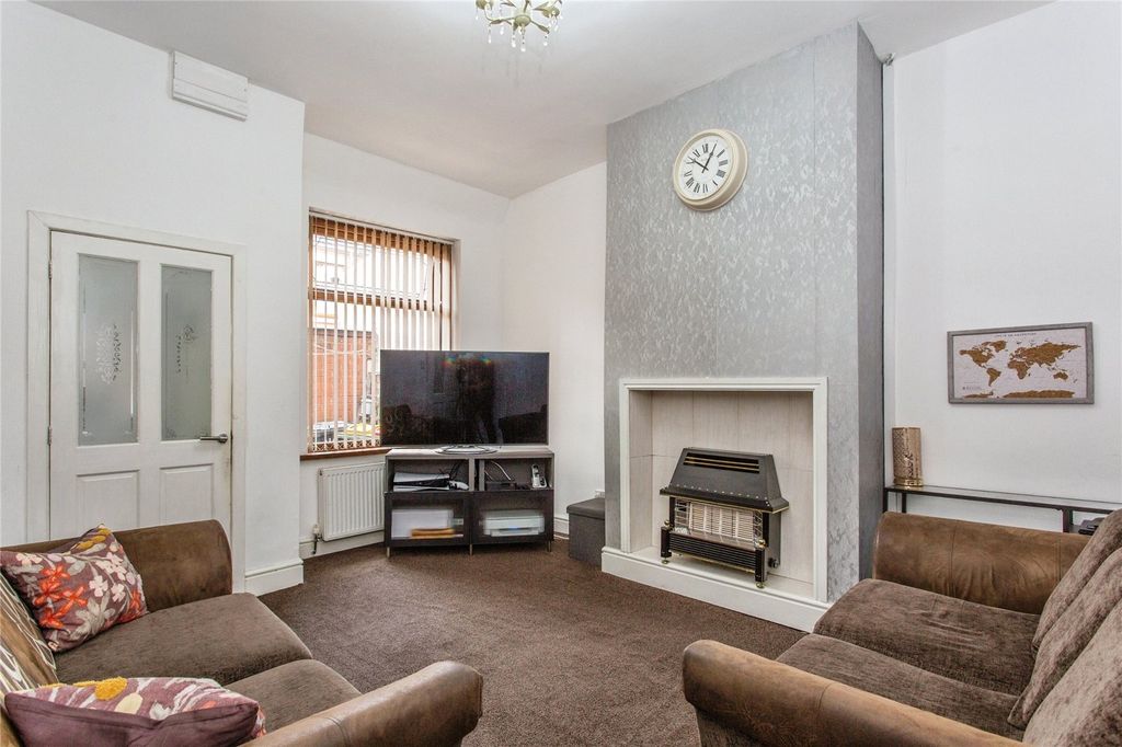 Property photo 3 of 11 Sitting Room