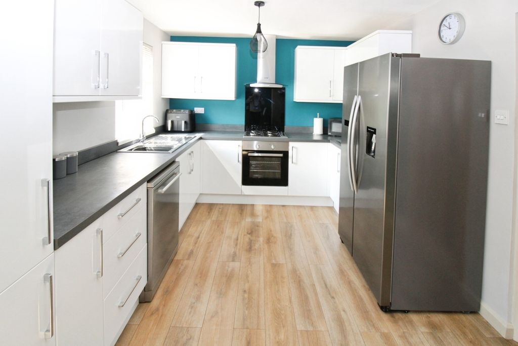 Property photo 3 of 24 Fitted Dining Kitchen