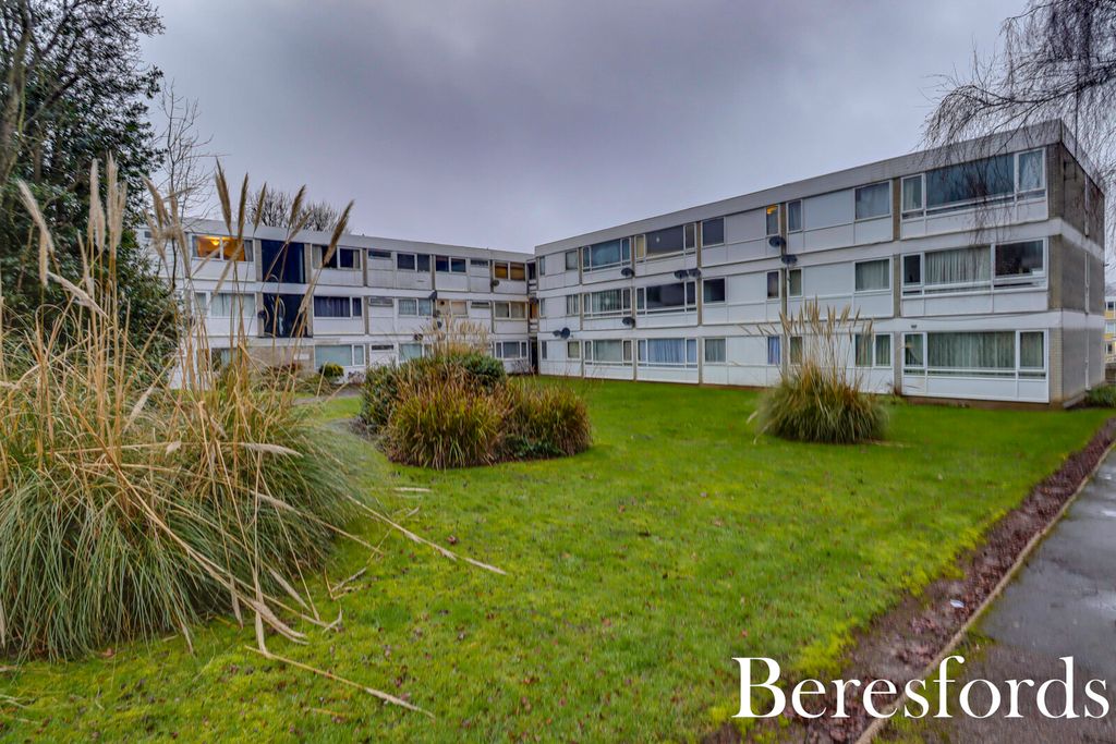 Property photo 1 of 9 Front