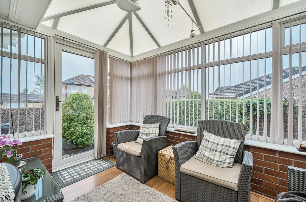 Property photo 2 of 17 Conservatory