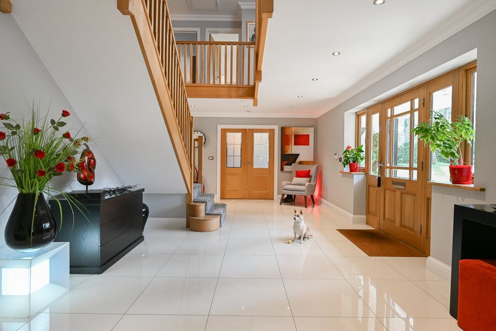 Property photo 3 of 20