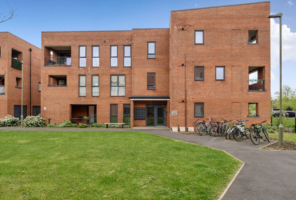 Property photo 1 of 9 1441440-11-69Df59...