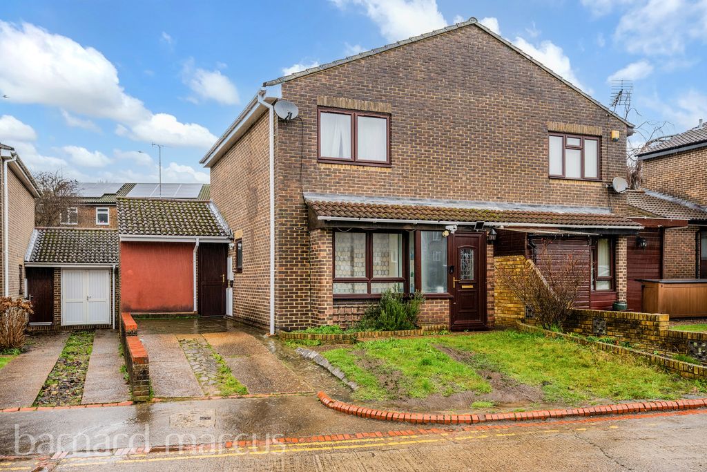 Property photo 1 of 7 Front