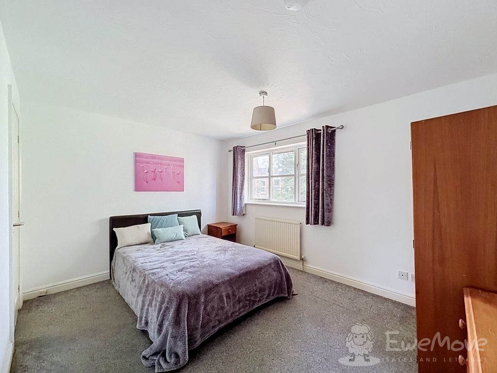Property photo 1 of 11 Bedroom