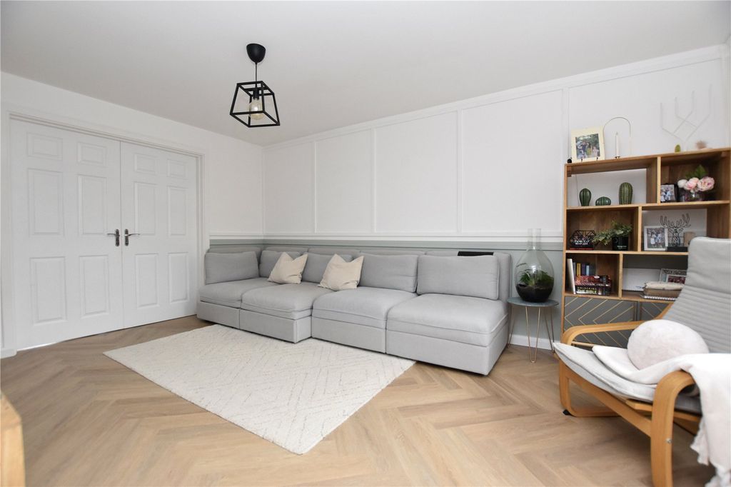 Property photo 3 of 28 Picture No. 15