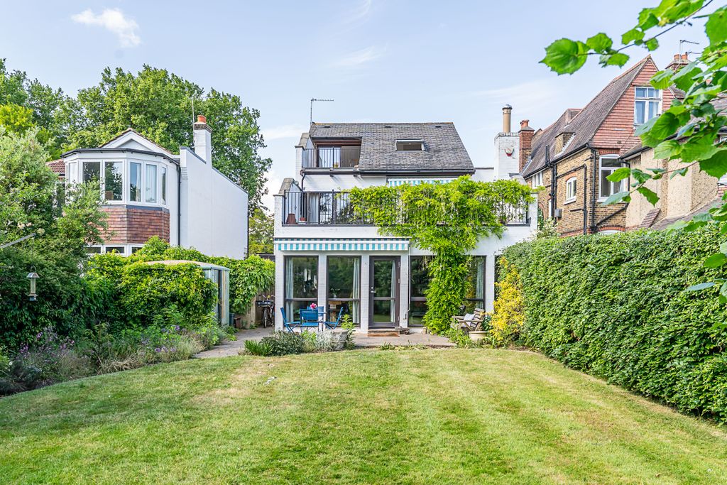 Property photo 1 of 42