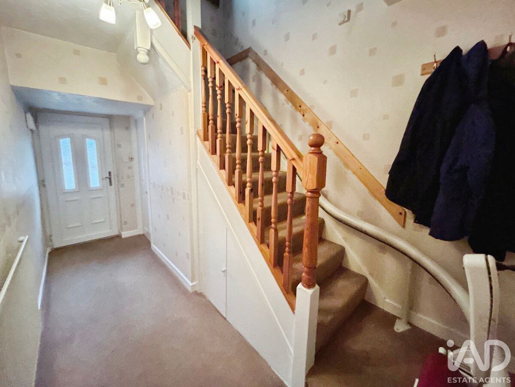 Property photo 2 of 19