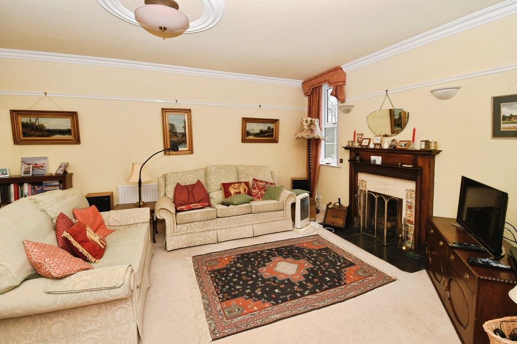 Property photo 3 of 31