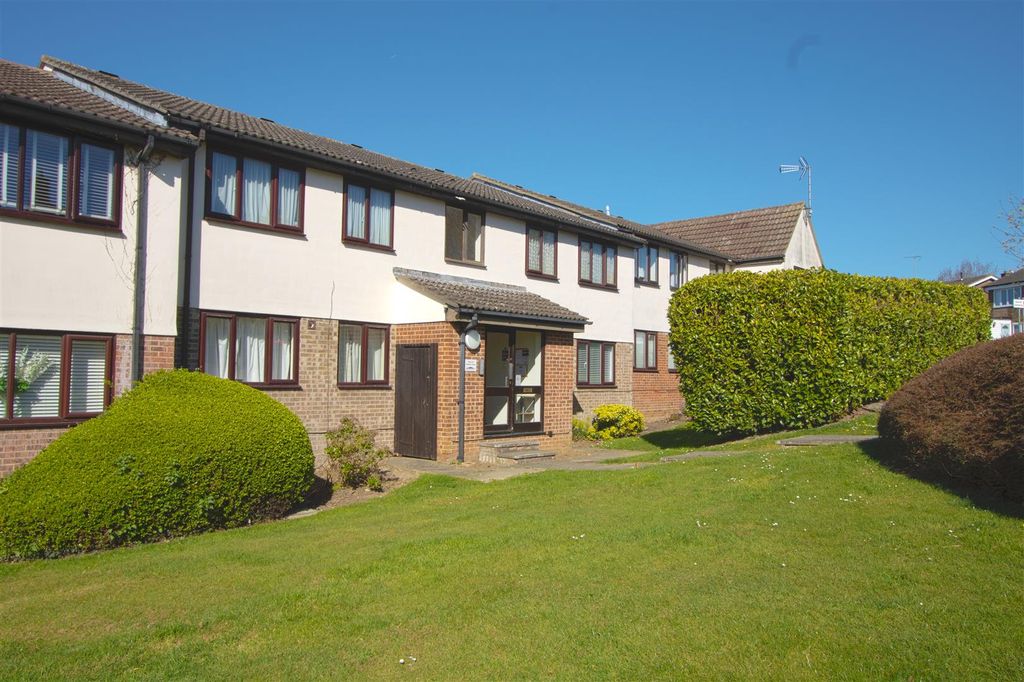 Property photo 1 of 8 Front.Jpg