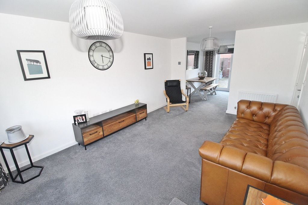 Property photo 2 of 15 4861253