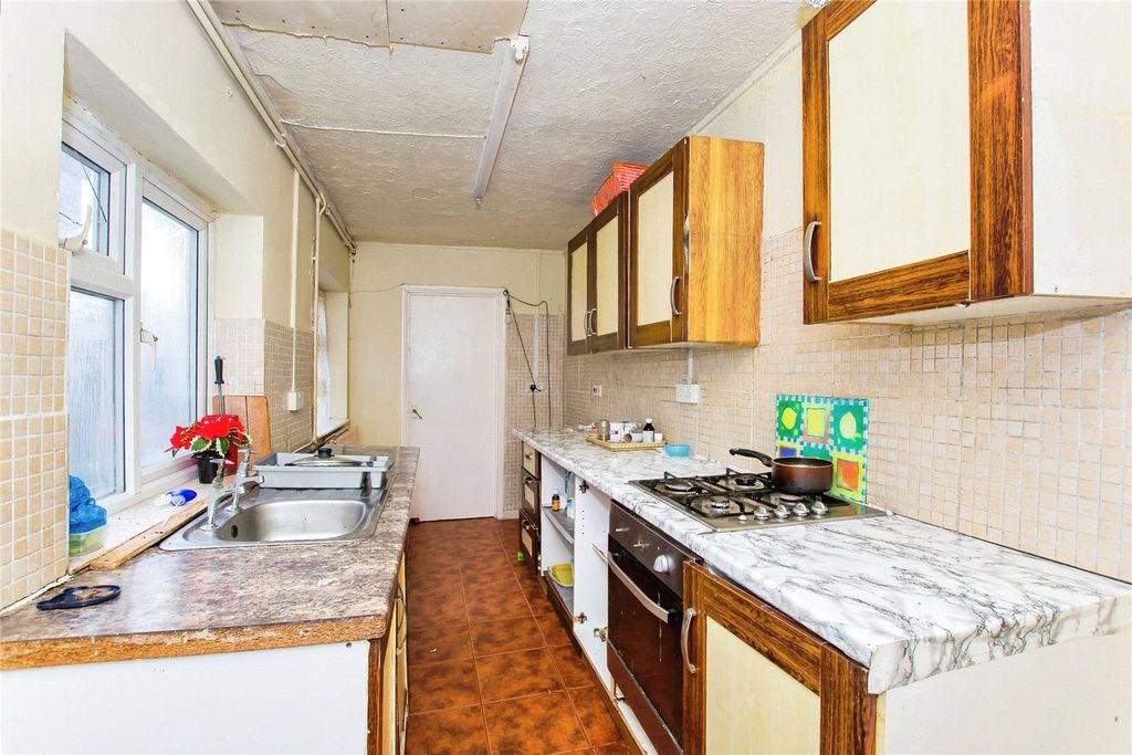 Property photo 3 of 11 Picture No. 15